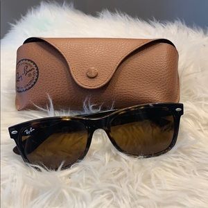 Ray Ban New Wayfarer Sunglasses